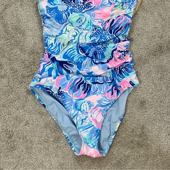 Lilly Pulitzer Women’s Justina One Piece Swimsuit in Shade Seekers Engineered 4 - Picture 4 of 16